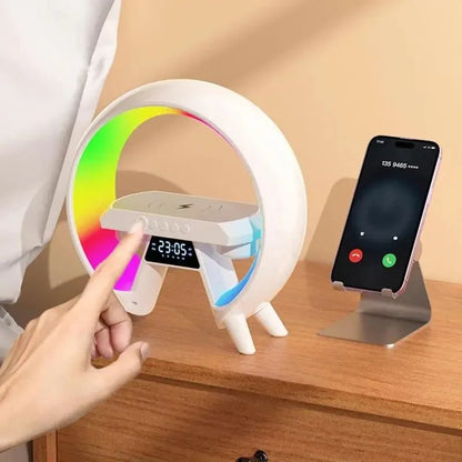 Lampe led rgb enceinte musicale Bluetooth rechargeable chargeur tel Oméga boutons