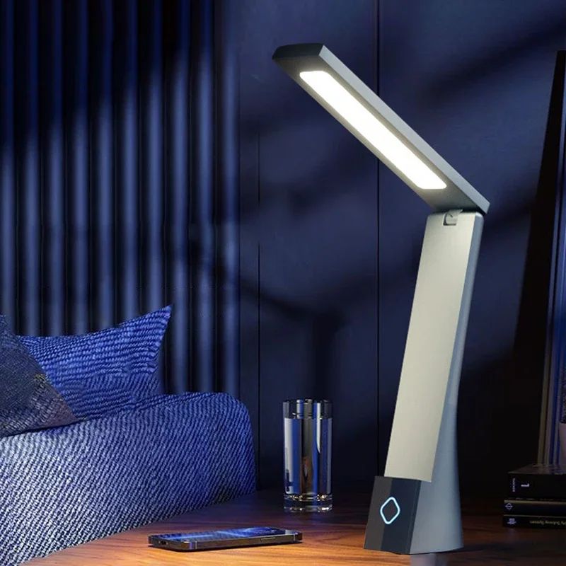 lampe LED inclinée design épuré, batterie, USB-C, 3 chaleurs, 5 intensités